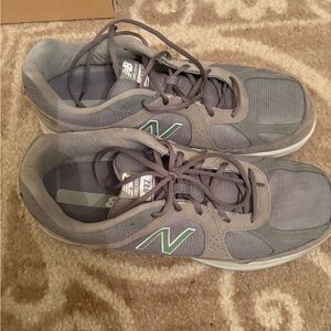 New Balance Men's Gray and Green Sneakers